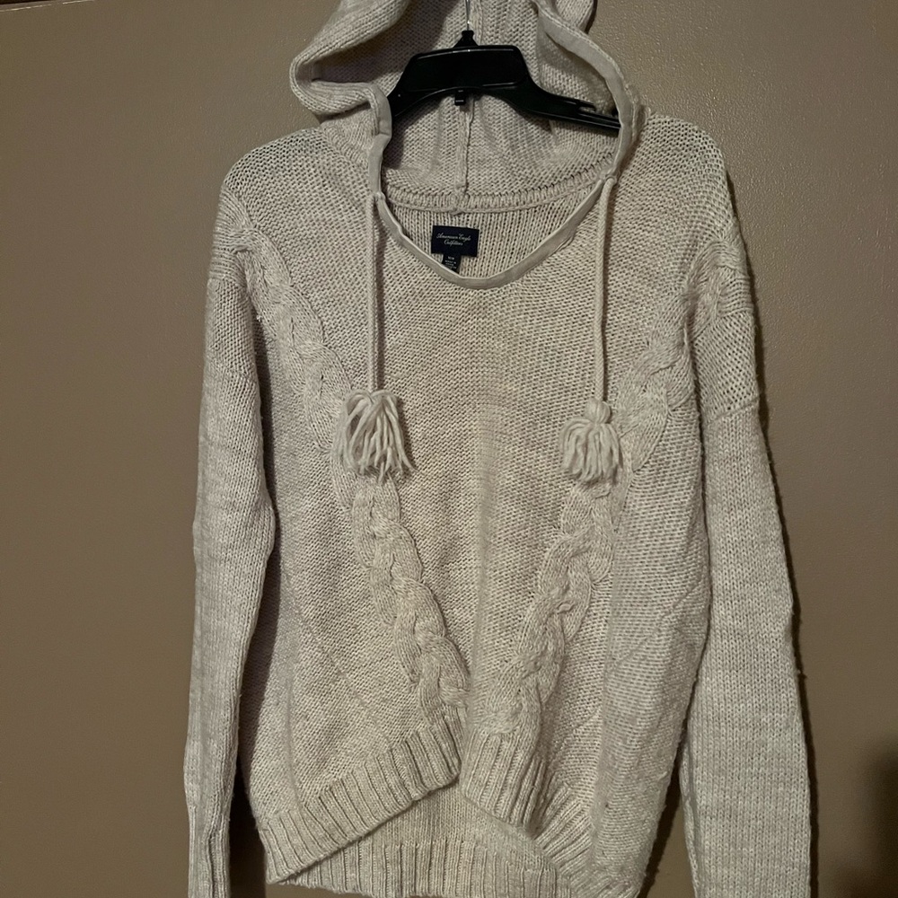 V-neck Hood Sweater